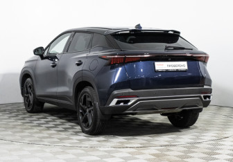 Подержанный автомобиль Omoda C5 2023 года (7 фото)