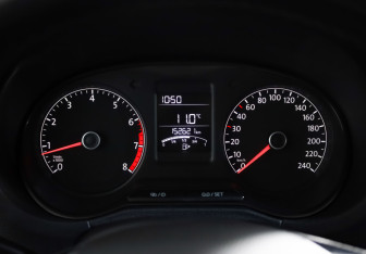 Подержанный автомобиль Volkswagen Polo Sedan 2015 года (10 фото)