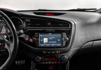 Подержанный автомобиль Kia Ceed Hatchback 2016 года (17 фото)