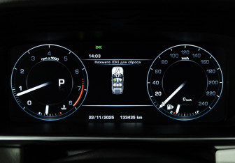 Подержанный автомобиль Land Rover Range Rover Sport 2013 года (12 фото)