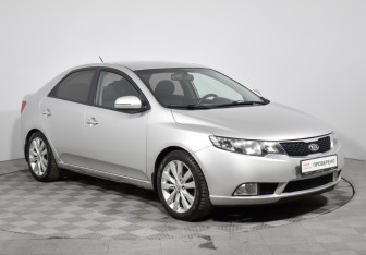 Подержанный автомобиль Kia Cerato Sedan 2011 года (3 фото)