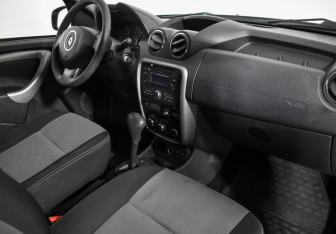 Подержанный автомобиль Renault Duster 2015 года (13 фото)