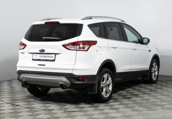 Подержанный автомобиль Ford Kuga 2014 года (5 фото)