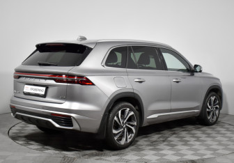 Подержанный автомобиль Geely Monjaro 2024 года (5 фото)