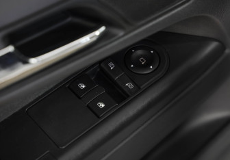 Подержанный автомобиль Opel Zafira Compactvan 2012 года (20 фото)