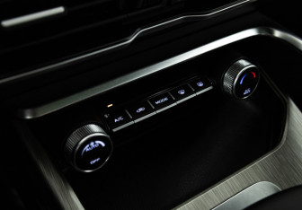 Подержанный автомобиль Geely Coolray 2023 года (18 фото)