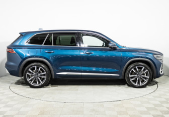Подержанный автомобиль Geely Monjaro 2023 года (4 фото)