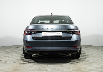Подержанный автомобиль Skoda Superb Liftback 2020 года (6 фото)