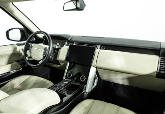 Подержанный автомобиль Land Rover Range Rover 2015 года (9 фото)