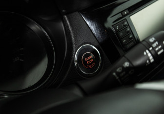Подержанный автомобиль Nissan X-Trail 2017 года (17 фото)
