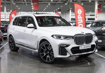 Подержанный автомобиль BMW X7 2021 года (4 фото)