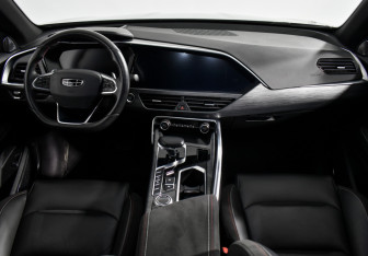 Подержанный автомобиль Geely Tugella 2022 года (15 фото)