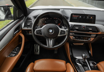 Подержанный автомобиль BMW X4 2020 года (15 фото)