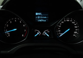 Подержанный автомобиль Ford Kuga 2017 года (12 фото)