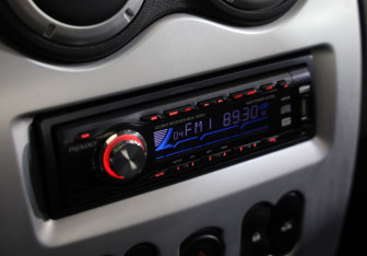 Подержанный автомобиль Renault Logan Sedan 2011 года (12 фото)