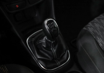 Подержанный автомобиль Opel Mokka 2013 года (15 фото)
