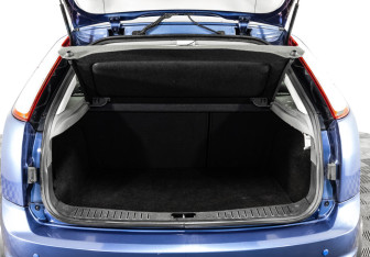 Подержанный автомобиль Ford Focus Hatchback 2008 года (16 фото)