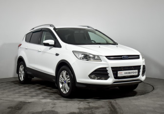 Подержанный автомобиль Ford Kuga 2015 года (3 фото)