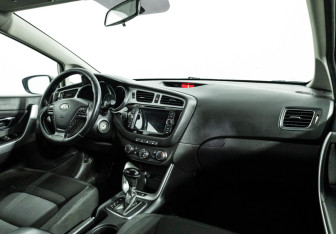 Подержанный автомобиль Kia Ceed Wagon 2013 года (9 фото)