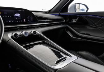 Подержанный автомобиль Exeed RX 2025 года (18 фото)