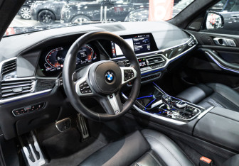 Подержанный автомобиль BMW X7 2019 года (14 фото)
