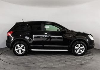 Подержанный автомобиль Nissan Qashqai 2009 года (4 фото)