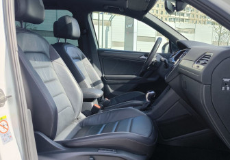 Подержанный автомобиль Volkswagen Tiguan 2021 года (32 фото)