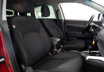 Подержанный автомобиль Mitsubishi ASX 2010 года (11 фото)