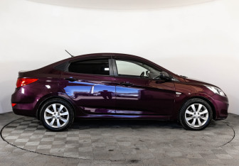 Подержанный автомобиль Hyundai Solaris Sedan 2012 года (4 фото)