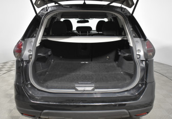 Подержанный автомобиль Nissan X-Trail 2015 года (20 фото)