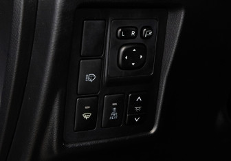 Подержанный автомобиль Toyota Land Cruiser Prado 2013 года (20 фото)