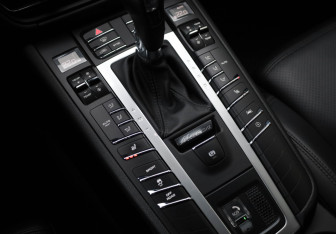 Подержанный автомобиль Porsche Macan 2019 года (21 фото)