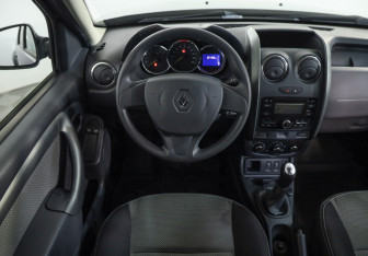 Подержанный автомобиль Renault Duster 2016 года (10 фото)