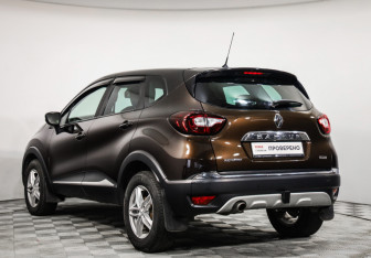 Подержанный автомобиль Renault Kaptur 2017 года (7 фото)