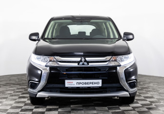 Подержанный автомобиль Mitsubishi Outlander 2016 года (2 фото)