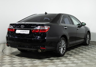 Подержанный автомобиль Toyota Camry Sedan 2017 года (5 фото)