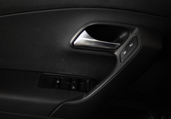 Подержанный автомобиль Volkswagen Polo Sedan 2014 года (12 фото)