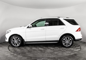 Подержанный автомобиль Mercedes-Benz GLE 2016 года (9 фото)