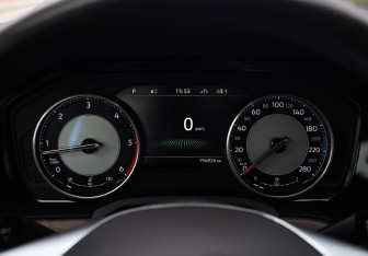 Подержанный автомобиль Volkswagen Touareg 2019 года (14 фото)