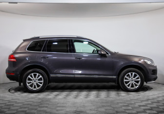 Подержанный автомобиль Volkswagen Touareg 2012 года (4 фото)