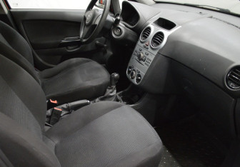 Подержанный автомобиль Opel Corsa 2012 года (11 фото)