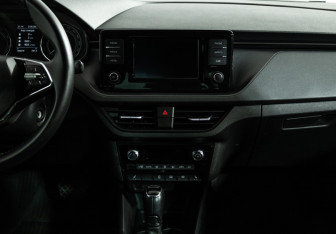 Подержанный автомобиль Skoda Rapid Liftback 2021 года (14 фото)