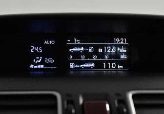 Подержанный автомобиль Subaru Forester Suv 2015 года (15 фото)