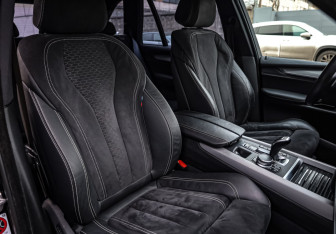 Подержанный автомобиль BMW X5 2017 года (24 фото)