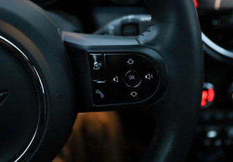 Подержанный автомобиль MINI Hatch 2021 года (11 фото)