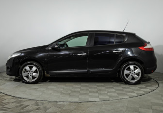 Подержанный автомобиль Renault Megane Hatchback 2011 года (8 фото)