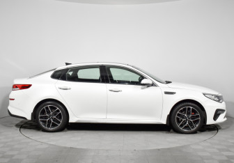 Подержанный автомобиль Kia Optima Sedan 2019 года (4 фото)