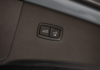 Подержанный автомобиль Porsche Cayenne 2021 года (39 фото)