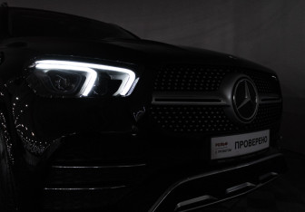 Подержанный автомобиль Mercedes-Benz GLE 2021 года (30 фото)