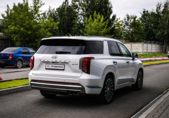 Подержанный автомобиль Hyundai Palisade 2023 года (6 фото)